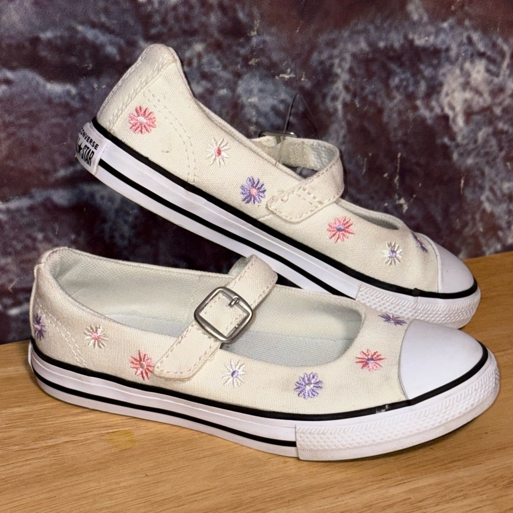 CONVERSE Chuck Taylor All Star Dainty Mary Jane Youth Size 11.5 Cream Floral